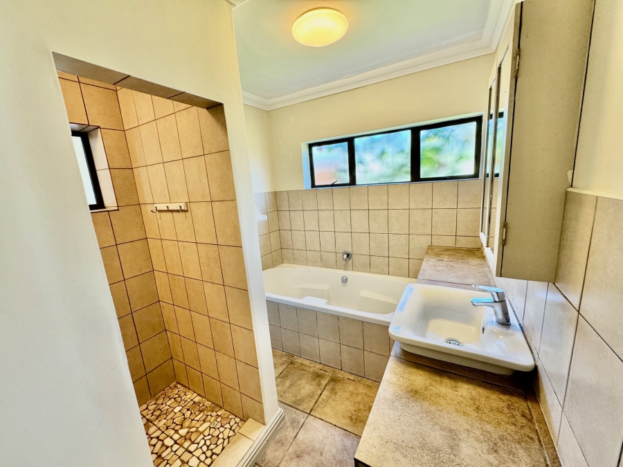 4 Bedroom Property for Sale in Stilbaai Wes Western Cape